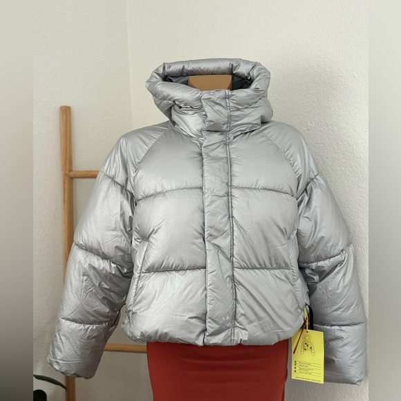 NWT Women's Snowsport Puffer Jacket - All in
Motion Metallic Silver - Picture 5 of 11